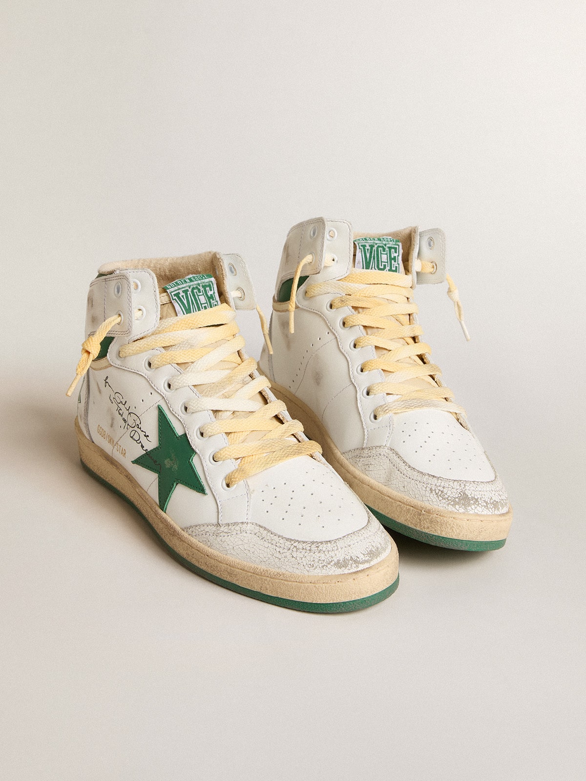 Sky-Star in white leather with green leather star| Golden Goose